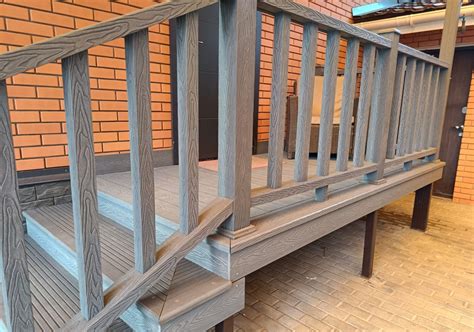 Пластиковая доска из ДПК для забора