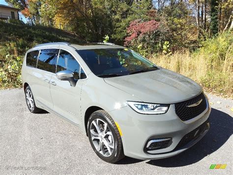 Ceramic Gray 2021 Chrysler Pacifica Pinnacle AWD Exterior Photo