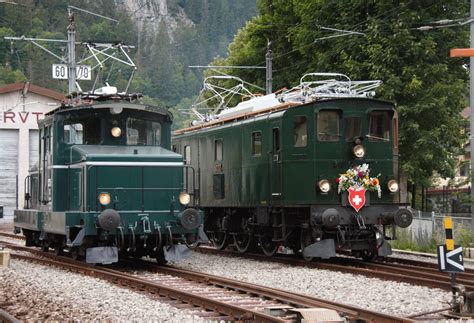 Die Ae 3-5 der SBB besucht am 29.06.2024 die historische RVT, vor dem ...