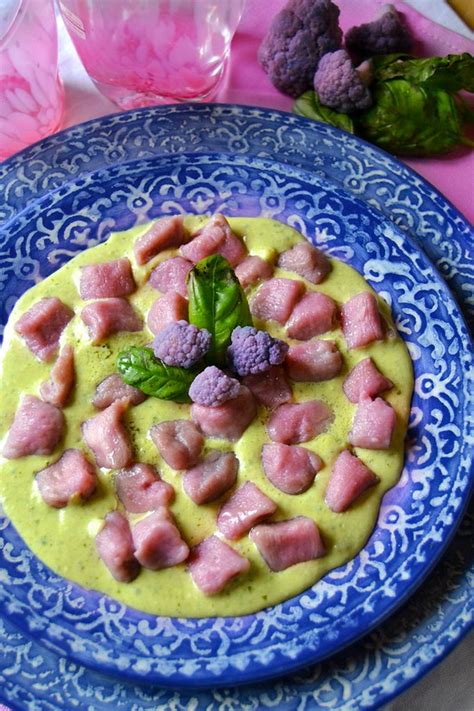 Dolci A Go Go Gnocchi Di Cavolo Viola Con Fonduta Al Pesto Di Basilico