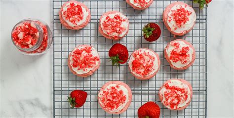 Strawberry Shortcake Crumble Cookies Lilies And Loafers