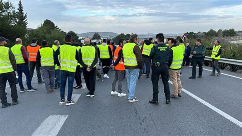 Jornada De Protestas Y Cortes De Carretera De Los Agricultores Jiennenses