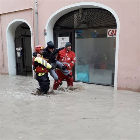 Cosa Fare Durante L Allerta Meteo E In Caso Di Alluvione I Consigli