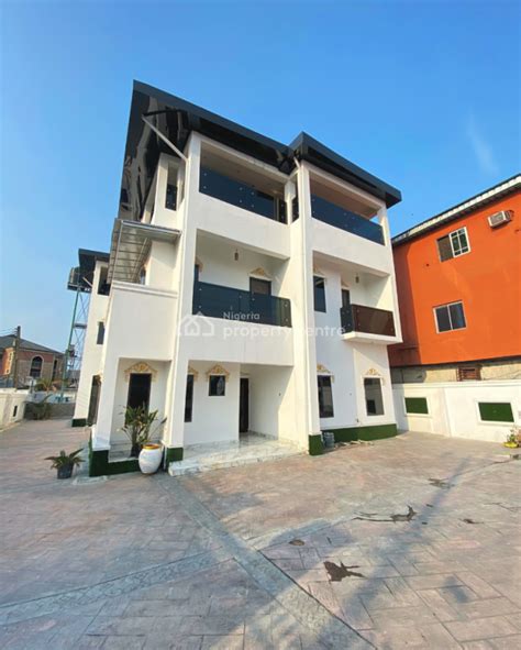 For Sale Magnificent 6 Bedrooms Duplex With A Bq Penthouse Woji