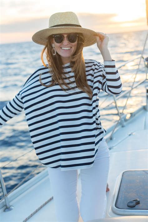 Морской стиль в одежде для женщин (105 фото)