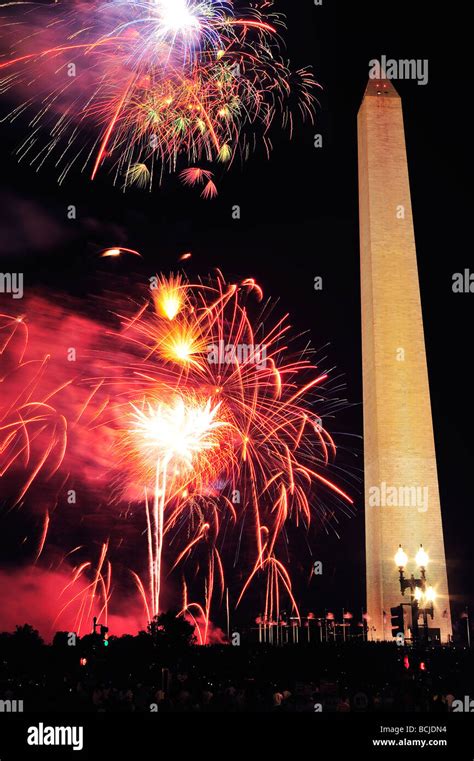 Washington dc summer fireworks hi-res stock photography and images - Alamy