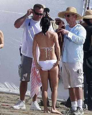 Courteney Cox Showing Hot Ass And Sexy Body In Bikini On Beach Porn Pictures XXX Photos Sex