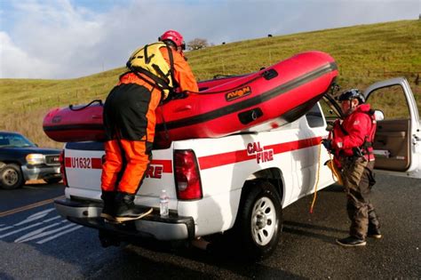 Bay Area Storm More Than 100 Evacuated As Creek Floods Hollister Homes