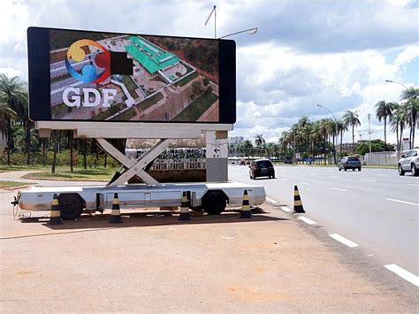 G1 Motoristas Reclamam De Painel Luminoso De Propaganda Do GDF