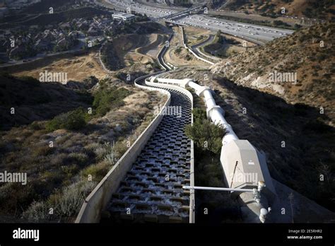 Los Angeles Aqueduct Cascades Hi Res Stock Photography And Images Alamy