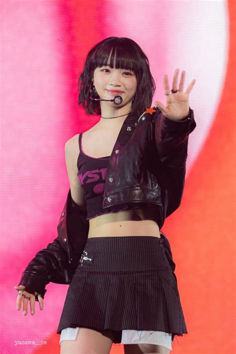 New Hot Sexy Kim Chae Won Bikini Pics