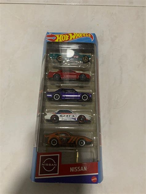 Nissan 5 Pack Hot Wheels Datsun 620 Skyline GTR Skyline HT 2000 Silvia Fairlady Z