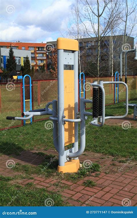 Outdoor Exercise Equipment Outdoor Gym Stock Image - Image of healthy ...