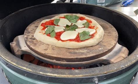 How to Cook Pizza on Big Green Egg: Complete Guide