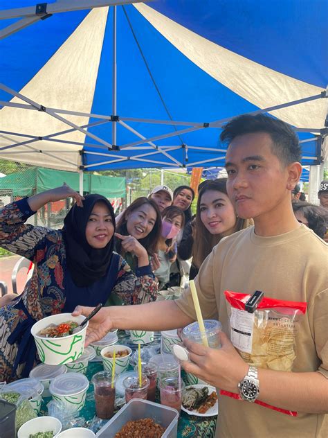 Bazar UMKM Indonesia Di Seol Walikota Gibran Icip Icip Bakso