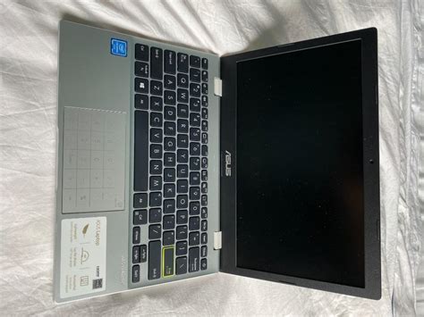 ASUS E210 Laptop, Computers & Tech, Laptops & Notebooks on Carousell