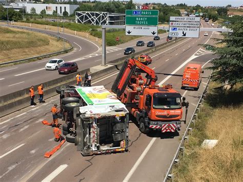 Les Images Impressionnantes De Laccident De Camion Sur La Rocade De Dijon