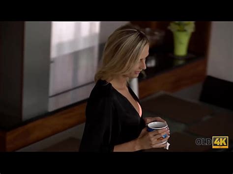 OLD K El sexo no tiene límite de edad por lo que la milf checa es follada por su suegro