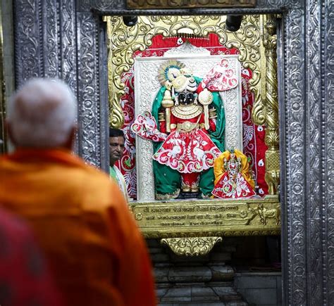 PM Performs Darshan And Pooja At Dwarkadhish Temple In Beyt Dwarka