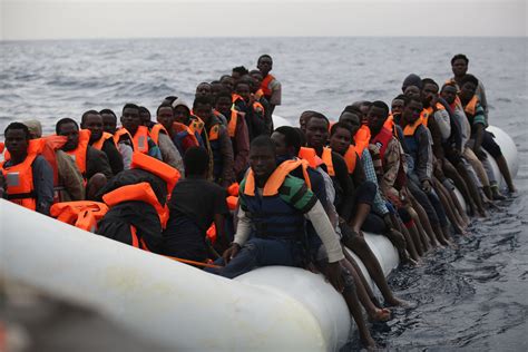 Naufragio Al Largo Della Libia Morti In Mare 150 Migranti Il Tempo