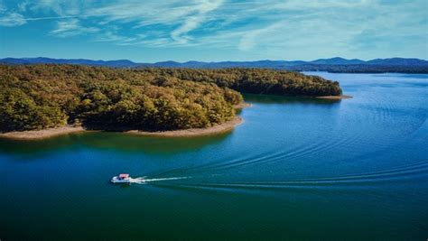 2,410 Blue Ridge Lake Boat Royalty-Free Images, Stock Photos & Pictures | Shutterstock