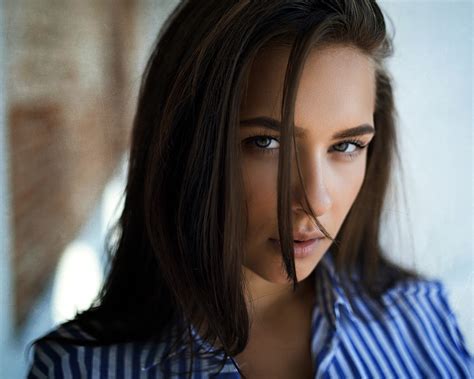 Brunette Woman Face Portrait Open Mouth Model Girl 3241873 HD Wallpaper Backgrounds