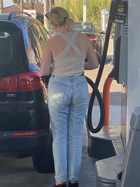 Sexy Blonde Teen With A Perfect Tight Ass Eating Her Jeans Tight Jeans Forum