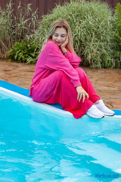 Wetlook Hot Girl In Tracksuit Get Wet In Pool R Wetlookgirls