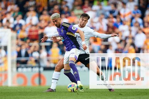 Valencia Cf V Real Valladolid Cf Laliga Santander Kike Perez L Of