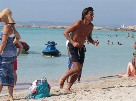 Simone Inzaghi Con Gaia A Formentera Donna Moderna