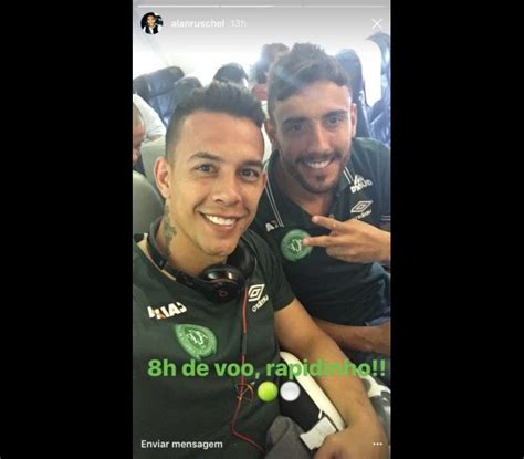 Jogador da Chapecoense postou fotos em avião antes de acidente BAHIA