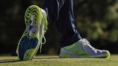 The Best Golf Shoes The Best Spiked And Spikeless Golf Shoes On