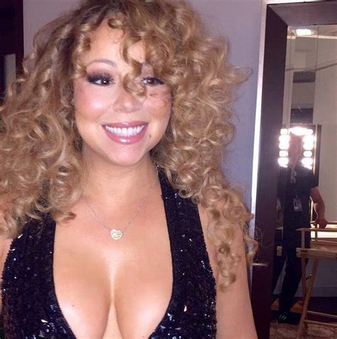 Mariah Carey Posta Selfie Senhor Decote Antes De Show