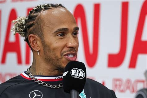 Sir Lewis Hamilton Flashes Gold Tooth Ahead Of Japan Grand Prix Metro