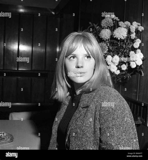 Marianne Faithfull Singer And Actress Dec 1964 Stock Photo Alamy