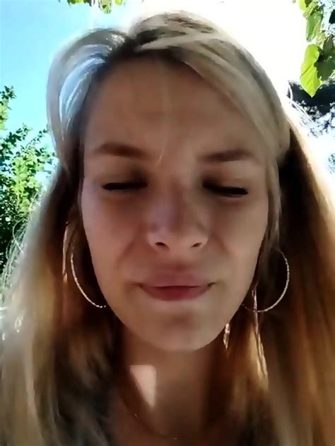 Blonde Camgirl 2020 09 26 22 08 03 523