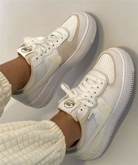 Pin By Mzk On Detail Sneakers Fashion Cute Nike Shoes Sneakers