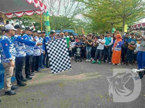 Peringati HKN Ke 59 Dinkes Melawi Gelar Jalan Sehat Dan Bagikan Door