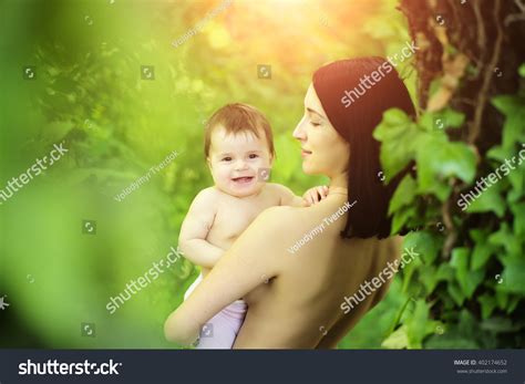 Mother Nude Hugging Smiling Baby Daughter Stock Photo 402174652 Shutterstock
