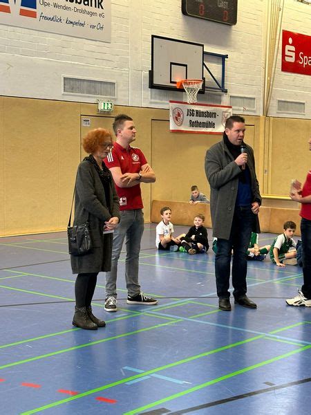 Gemeindepokal Minis F E Junioren Rot Wei H Nsborn E V