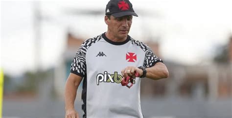 Técnico Zé Ricardo surpreende e deixa comando do Vasco