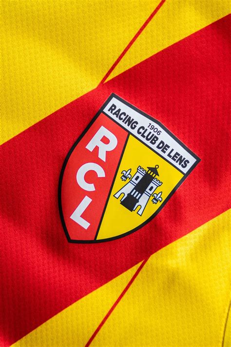 Puma Football Officialise Les Premiers Maillots Du Racing Club De Lens