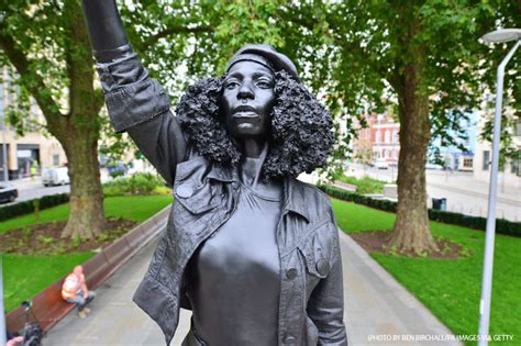 Replacing Sculpture Claiming Public Space In Bristol Marc Quinn And Jen