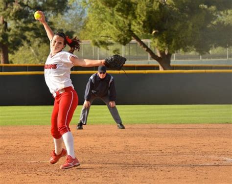 Softball Seniors Shine In Doubleheader Sweep Against Uc Riverside