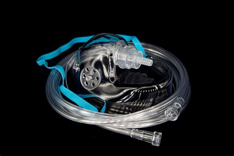 Adult Medium Concentration Mask With Tubing Oxygen Therapy