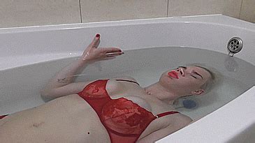 REQUEST BLONDE IN SEXY LINGERIE UNDER WATERMOV Milora Clips4Sale