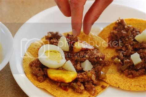 Daisy Cooks: Enchiladas Hondureñas