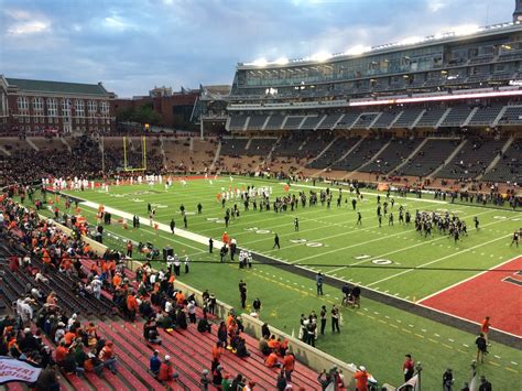 Nippert Stadium | Nipper Stadium Review | UC football Stadium