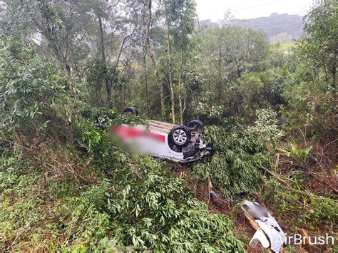 Carro Capota Na Br Viatv