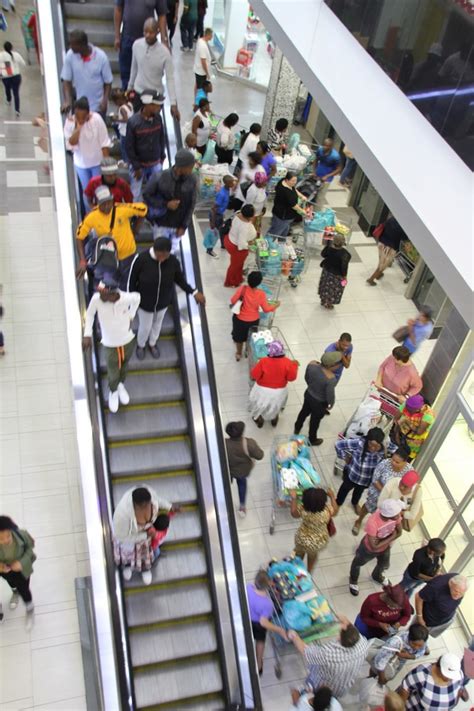 [PHOTOS] Black Friday at Secunda Secunda Mall – Ridge Times